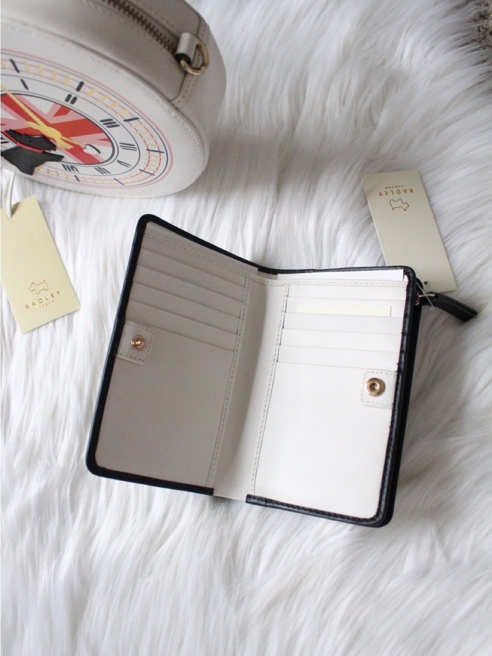 RADLEY LONDON White Round Clock-Face Crossbody with Black Scottie Wallet - Picture 5 of 7